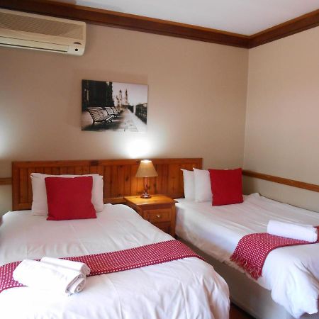 Oakwood Lodge Bloemfontein Exterior foto